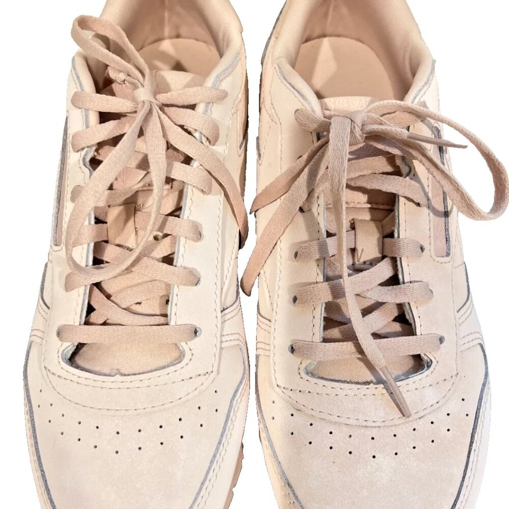 Size 7.5 - Women's Reebok Classic Leather Soft Ecrr / Light Pink Sneakers